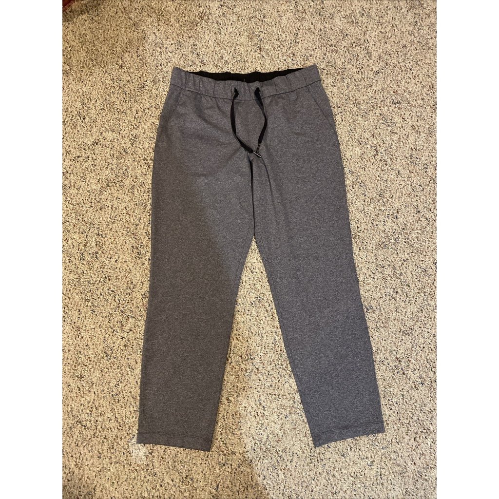 Lululemon On The Fly Style Pants Size: 8